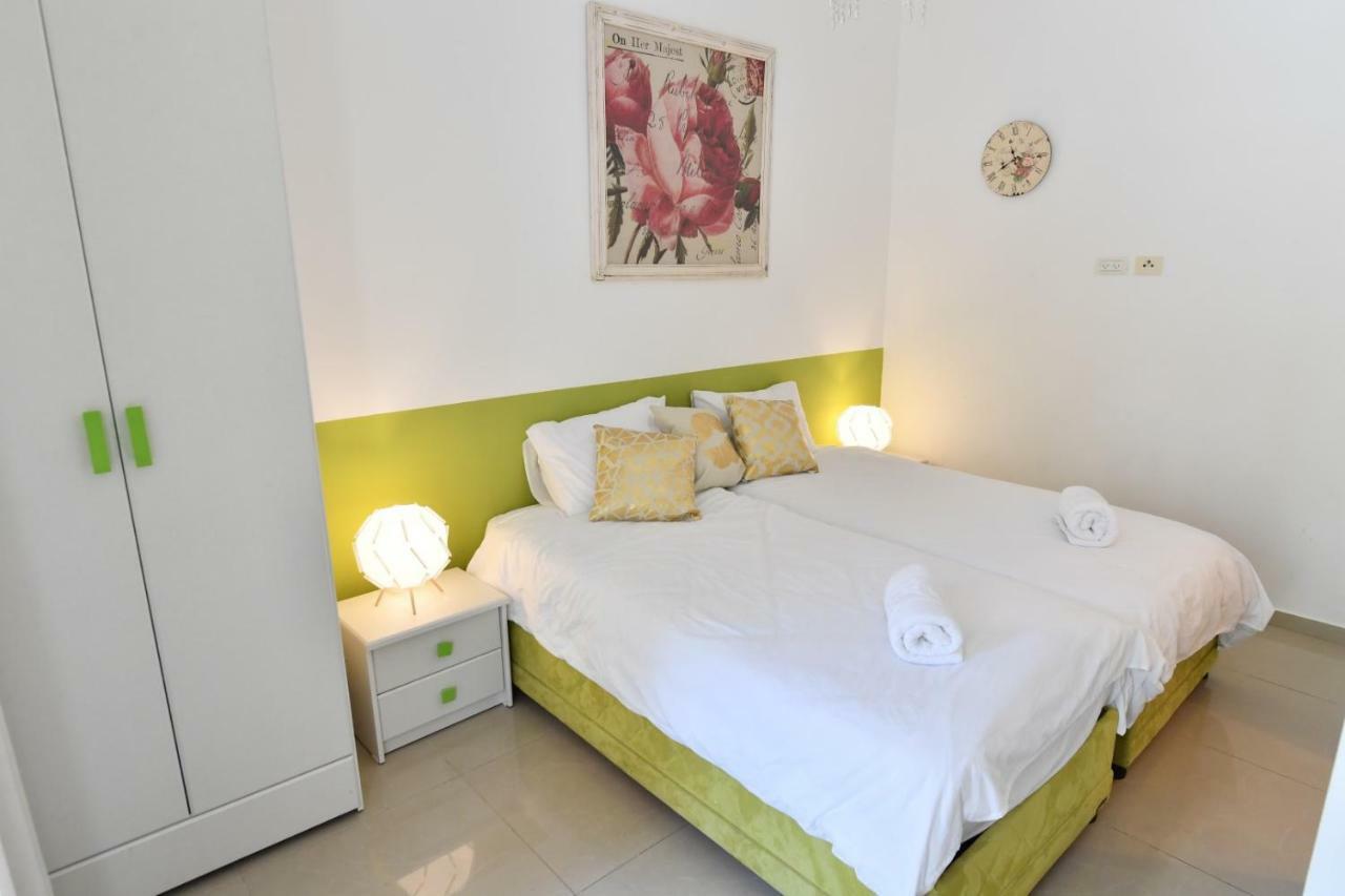 Saidoff, Amazing 4 Bedroom 3 Bath In City Center, Pool, Parking!!! Baitulmaqdis Luaran gambar